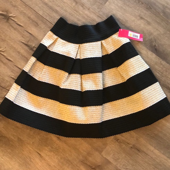 Xhilaration Dresses & Skirts - Black & Gold Skirt Xhilaration Dresses & Skirts - Black & Gold Skirt